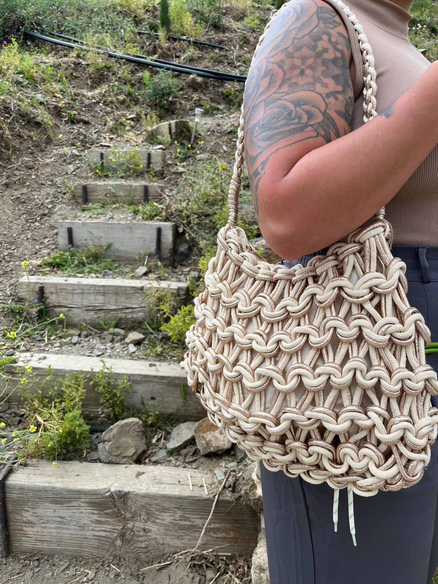 BOLSO CROCHET DORADO "CANASTO"