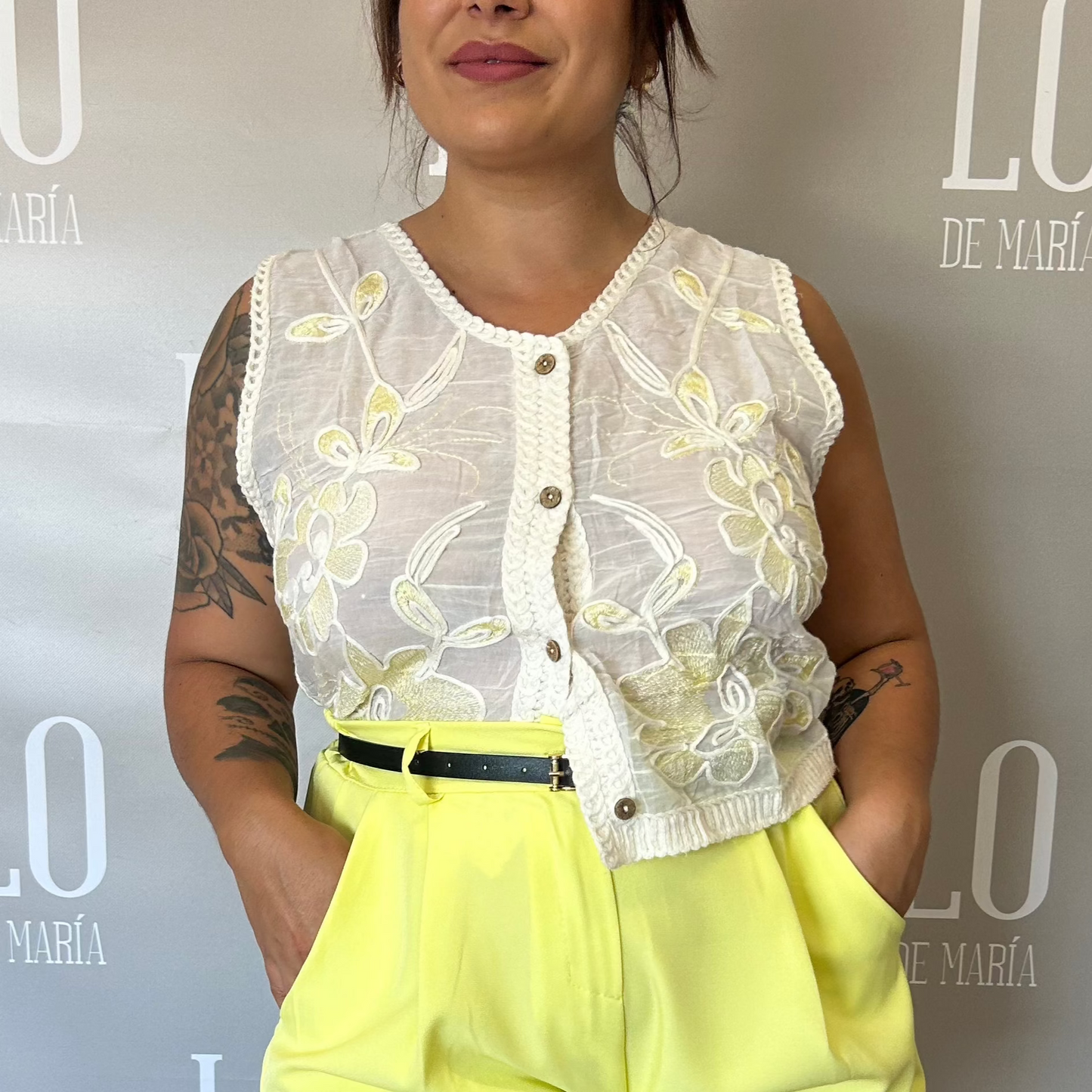 CHALECO FLORES CROCHET