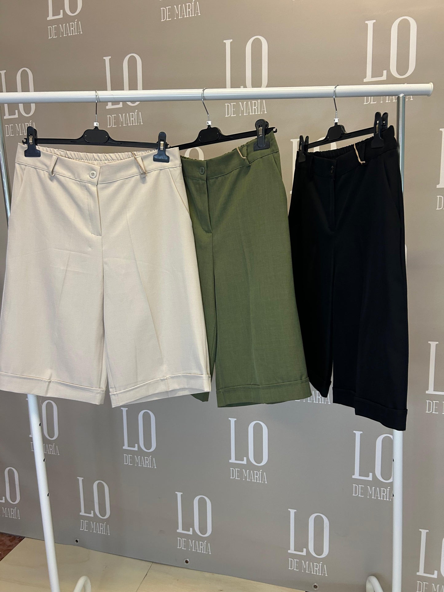 BERMUDA TRAJE