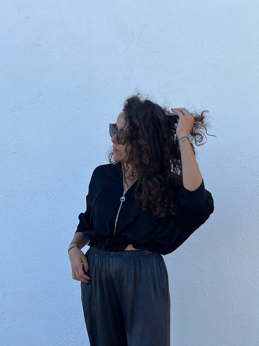 CHAQUETA BOMBER SATINADA NEGRA