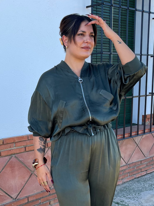 CHAQUETA BOMBER SATINADA VERDE