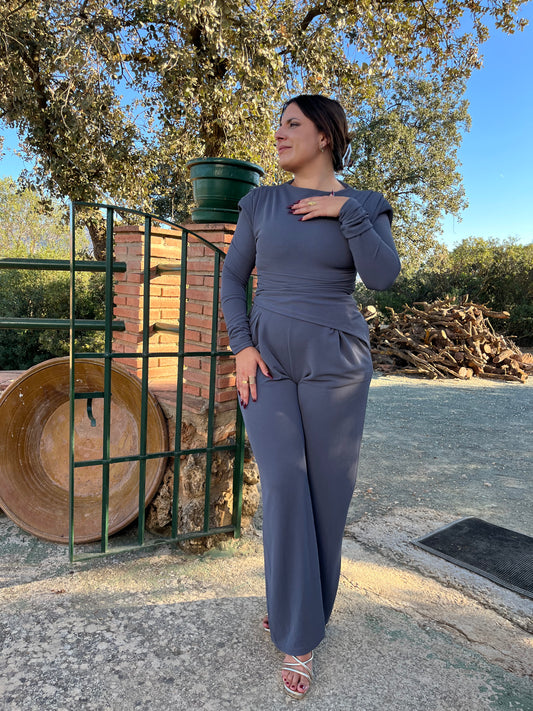 CONJUNTO MOCCA ASIMETRICO GRIS