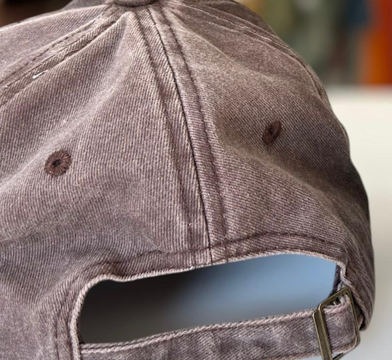 GORRA CAMEL EFECTO DESGASTADO